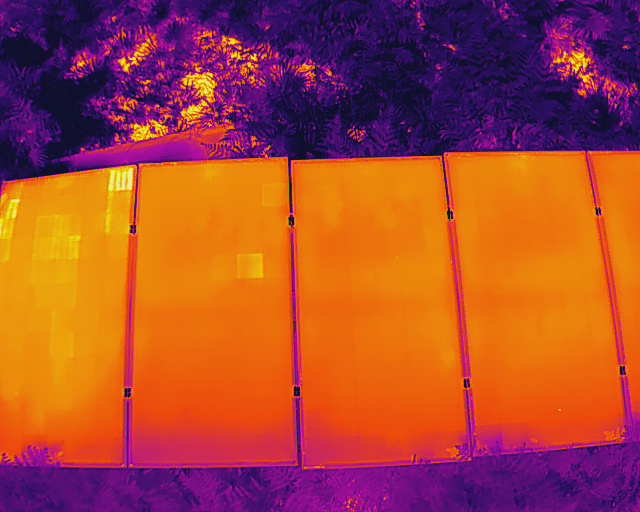 Panneaux Photovoltaïque 1 - abîmé - vue thermique Panneaux Photovoltaïque 1 - abîmé - vue thermique
